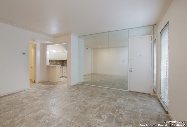 7707 Broadway Property Photo 6