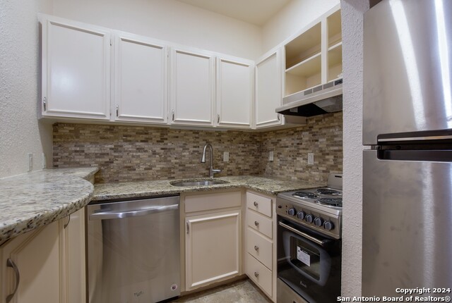 7707 Broadway Property Photo 9
