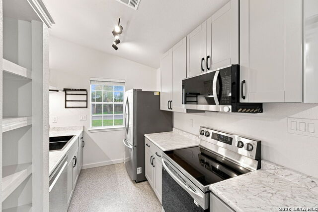 12225 Ridge Crown St Property Photo 9