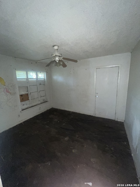 323 Tomrob Property Photo 3