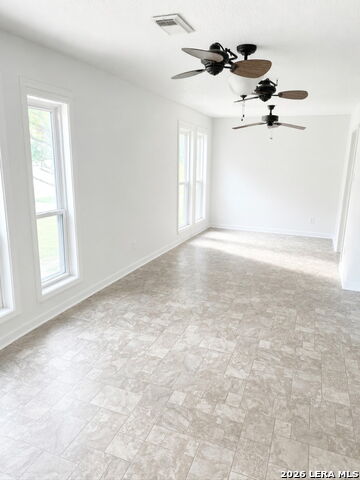 907 Redway Ln Property Photo 4