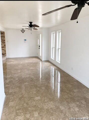907 Redway Ln Property Photo 6