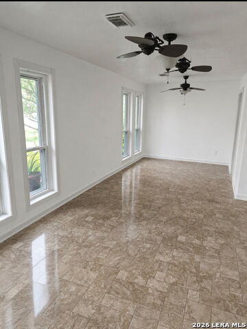 907 Redway Ln Property Photo 7