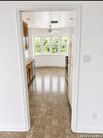 907 Redway Ln Property Photo 10