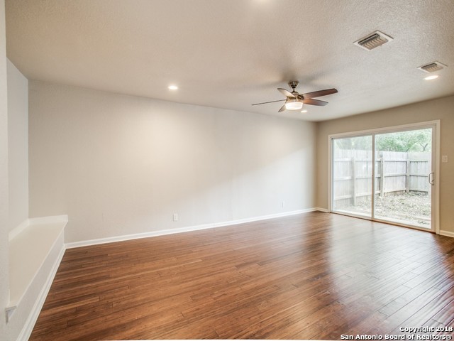 100 Lorenz Rd Property Photo 4