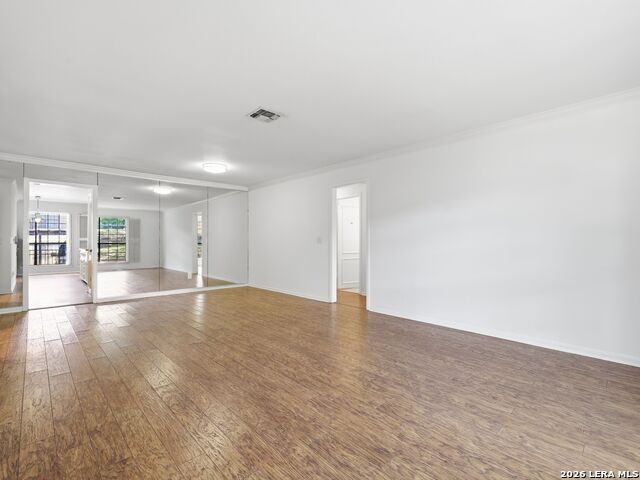 7926 Broadway Property Photo 4