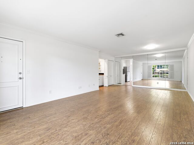 7926 Broadway Property Photo 6