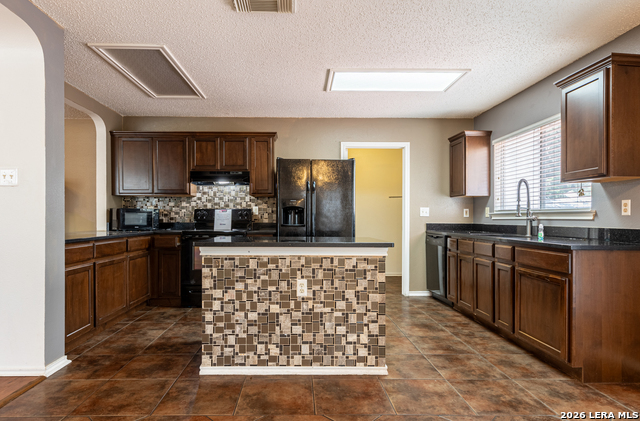 5602 Timber Bark Property Photo 8
