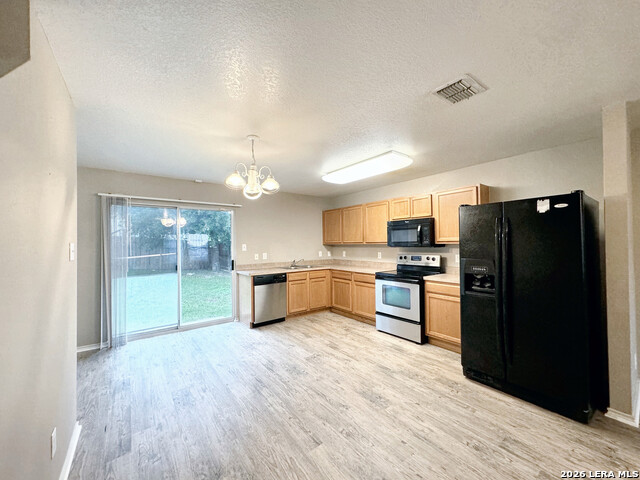 9926 Amber Ledge Property Photo 5