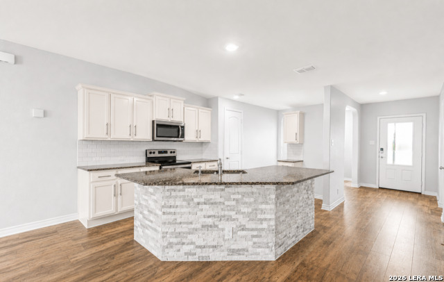 1618 Mossy Jasper Property Photo 8