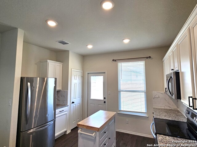 3162 Wild Iris Property Photo 6