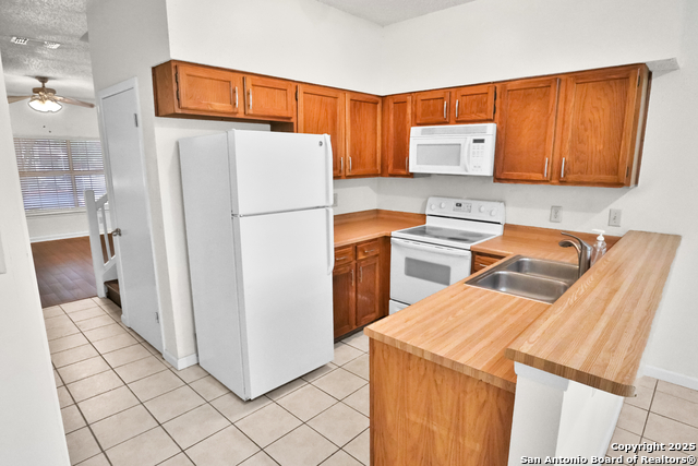 12210 Apricot Dr Property Photo 7