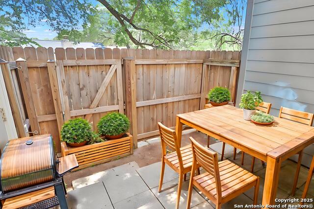 12210 Apricot Dr Property Photo 14