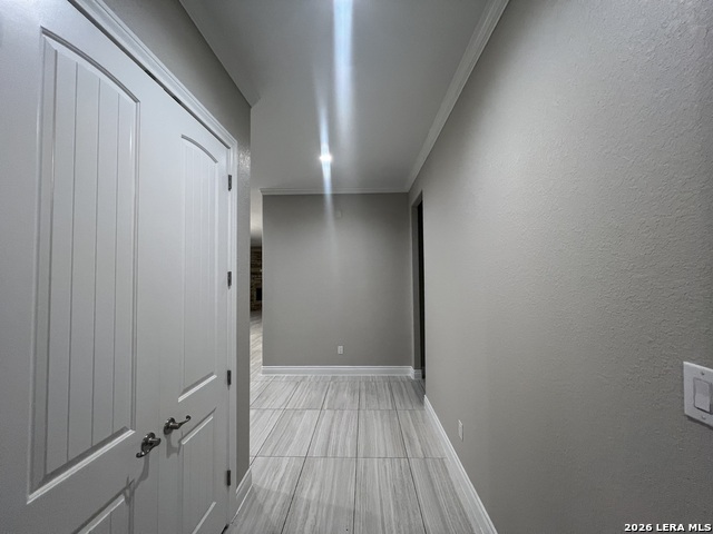 4811 Viewcrest Rd. Property Photo 4