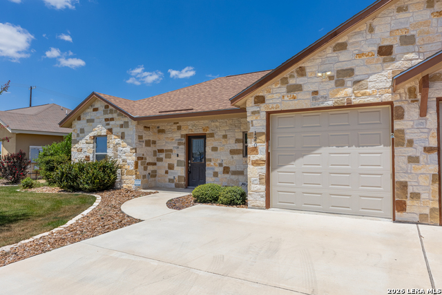 120 Navarro Xing Property Photo 2