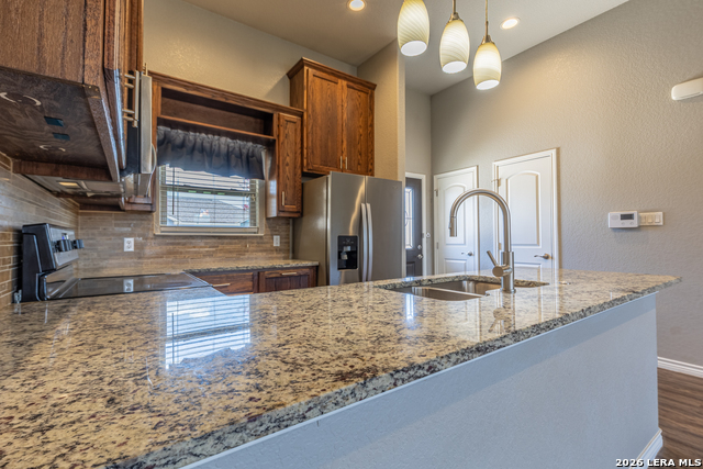 120 Navarro Xing Property Photo 7