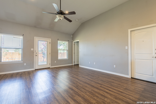 120 Navarro Xing Property Photo 10