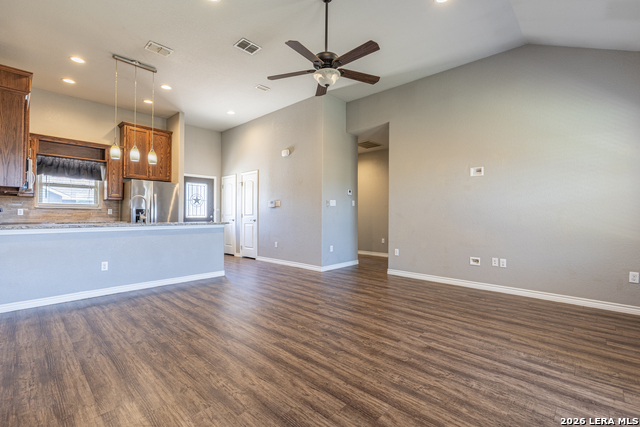 120 Navarro Xing Property Photo 12