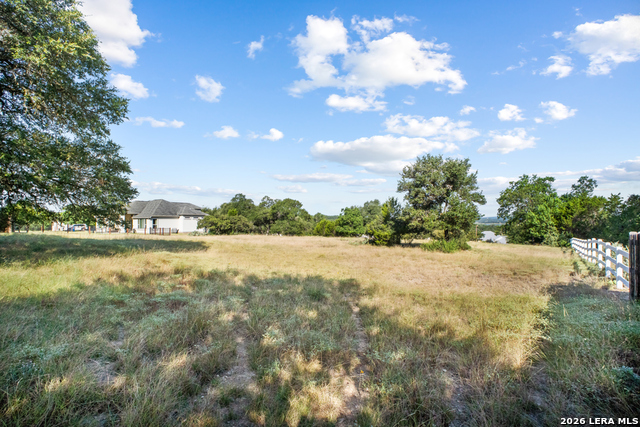 1104 Kings Cove Dr Property Photo 9
