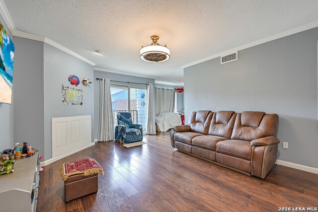 3220 69th St Property Photo 5