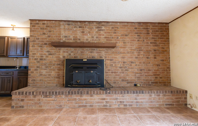 4118 Coughran Rd Property Photo 4