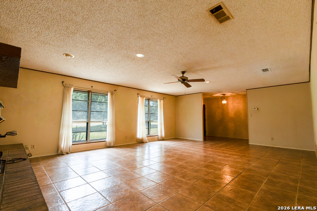 4118 Coughran Rd Property Photo 6
