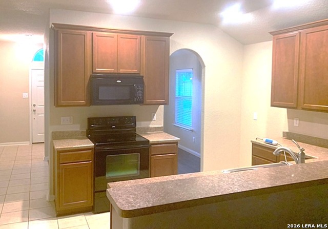 10002 Sun Ml Property Photo 3