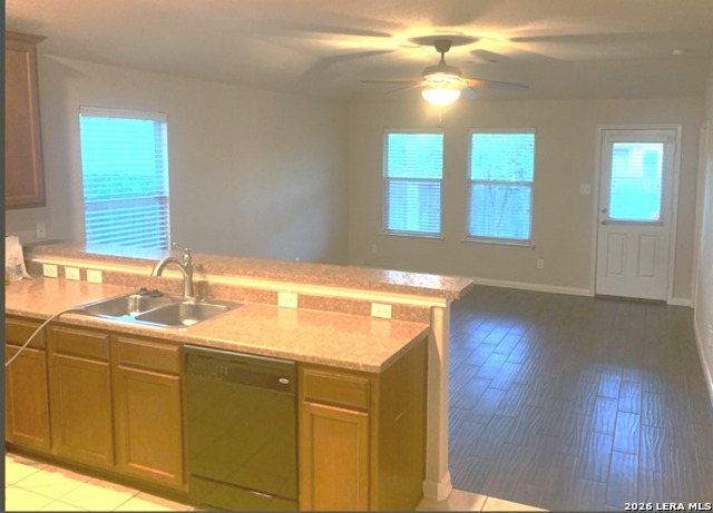 10002 Sun Ml Property Photo 7