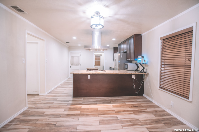 206 University Property Photo 3