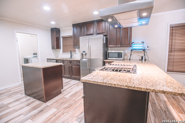 206 University Property Photo 4