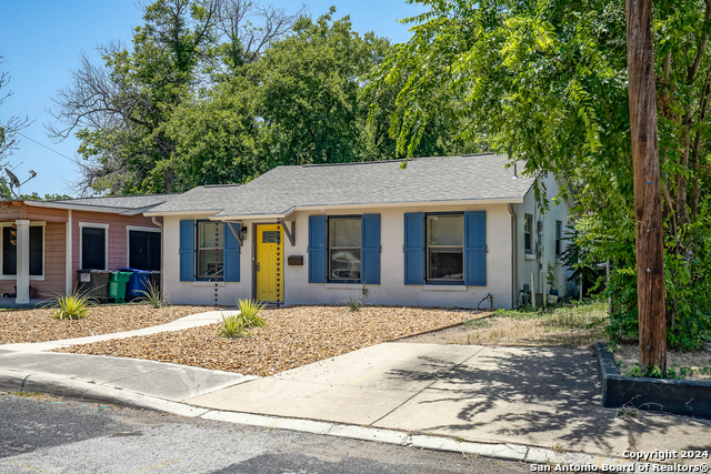 530 E Myrtle St Property Photo 1