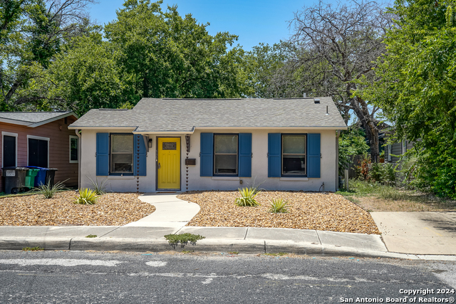 530 E Myrtle St Property Photo 2
