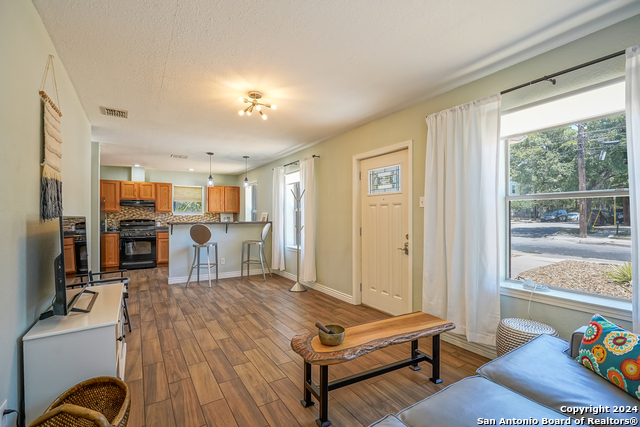 530 E Myrtle St Property Photo 18