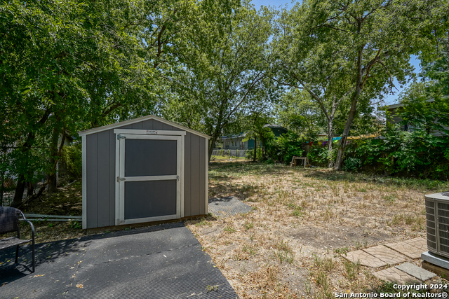 530 E Myrtle St Property Photo 26