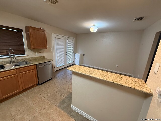 2075 La Jolla St Property Photo 4