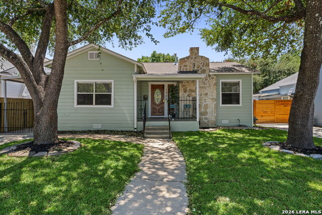 1722 W Mistletoe Property Photo 1