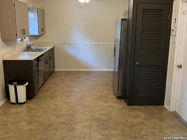 2922 Sir Phillip Property Photo 6