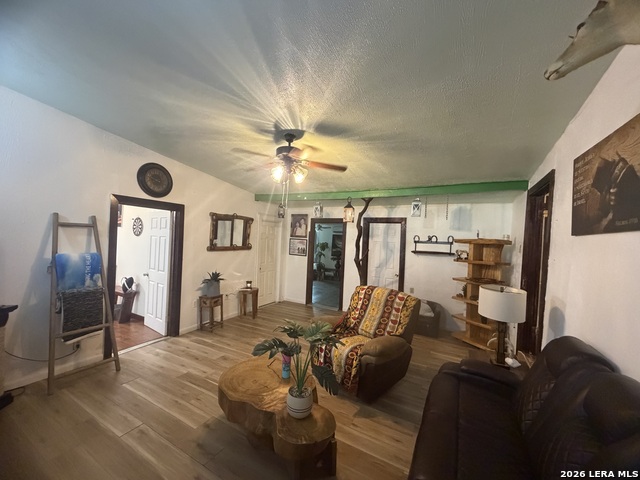 2366 Royal Oaks Property Photo 6