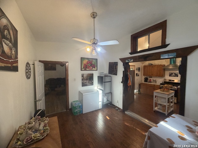 2366 Royal Oaks Property Photo 9