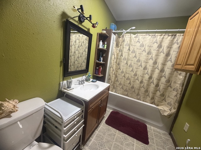 2366 Royal Oaks Property Photo 13