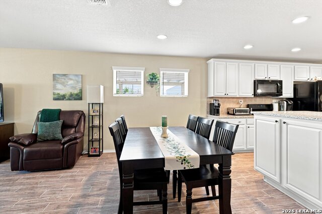 3302 Red Falls Property Photo 10