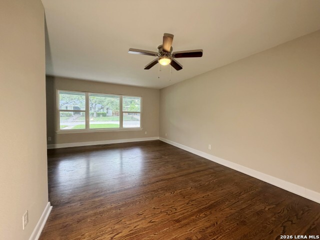 539 Oakleaf Dr Property Photo 6