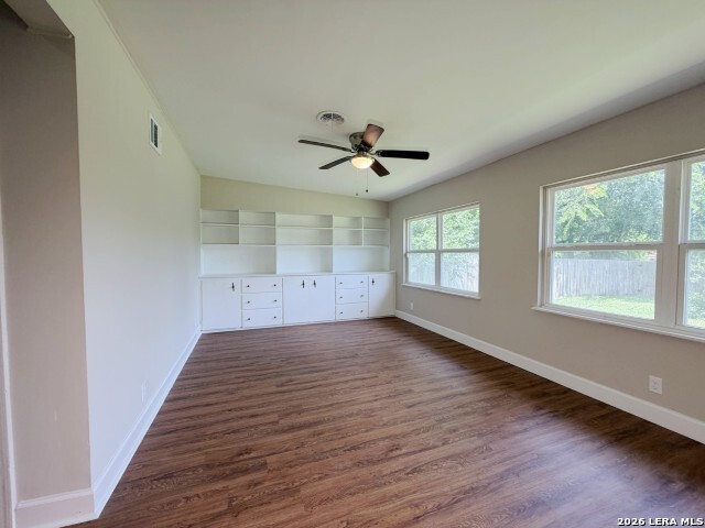 539 Oakleaf Dr Property Photo 9