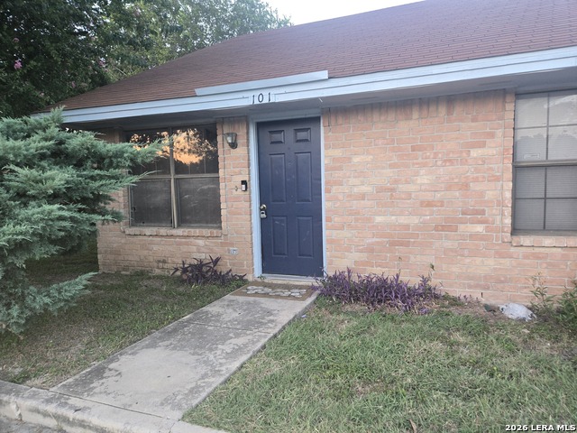 320 Station St Property Photo 1