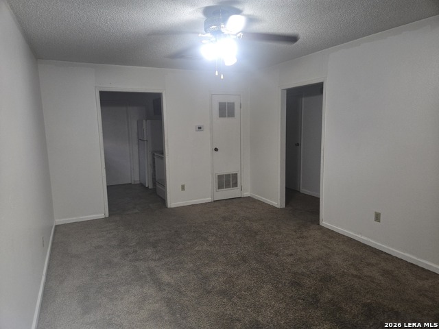 320 Station St Property Photo 3