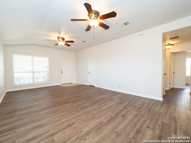 129 Crane Crest Dr Property Photo 6
