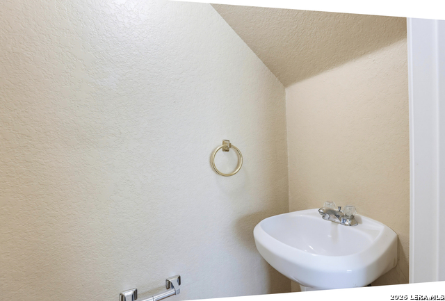 6342 Queens Castle Property Photo 10