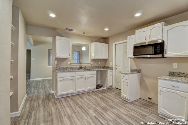 7731 Pipers Hill Property Photo 2