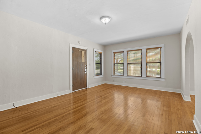 526 Pershing Ave Property Photo 7