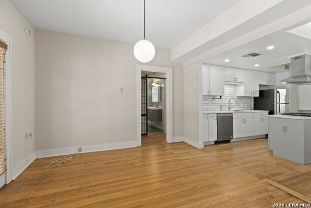 526 Pershing Ave Property Photo 9